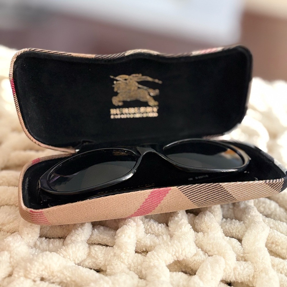BURBERRY➕Authentic Rectangle Sunglasses & Case - Picture 3 of 11